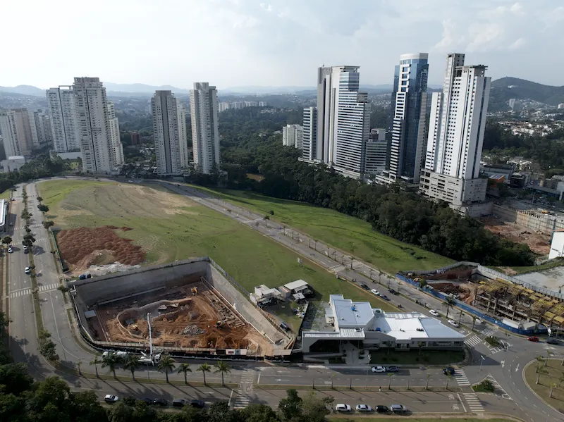 Foto da obra do Infinity Alphaville