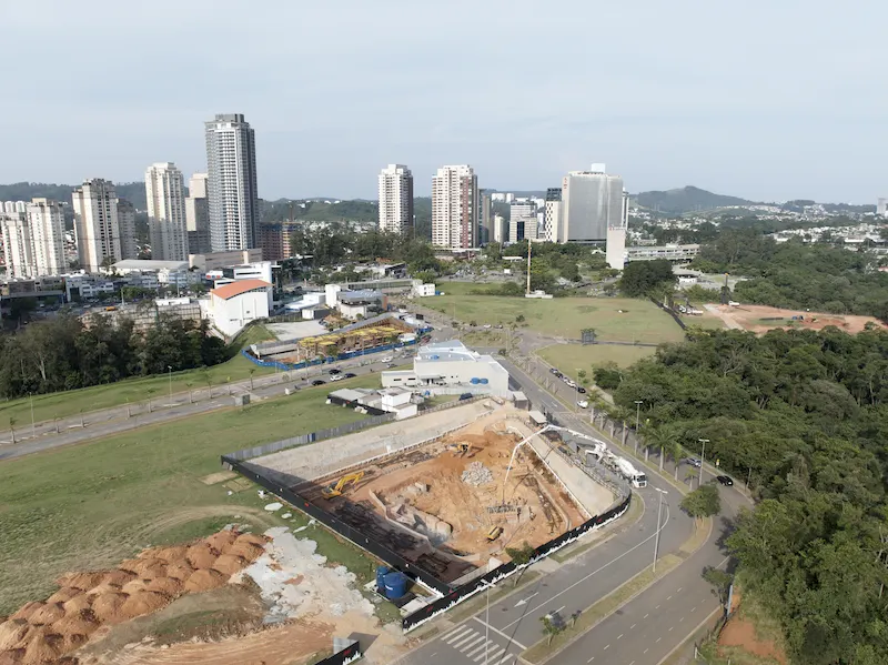 Foto da obra do Infinity Alphaville