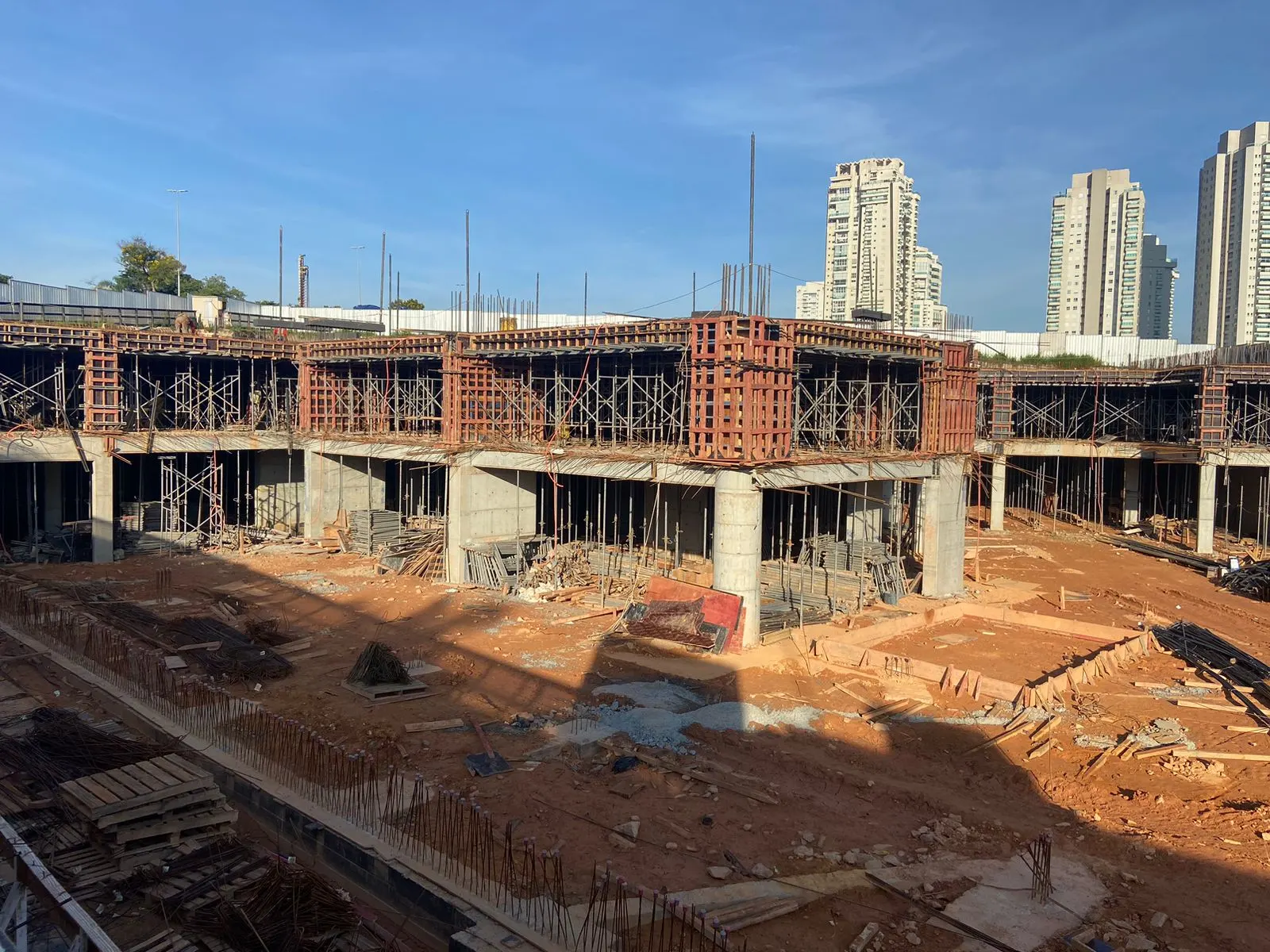 Foto da obra do Infinity Alphaville